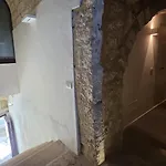 La Caverna - Vecchia, Fronte Mare *