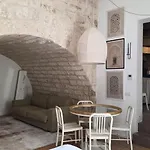 La Caverna - Vecchia, Fronte Mare * Bari