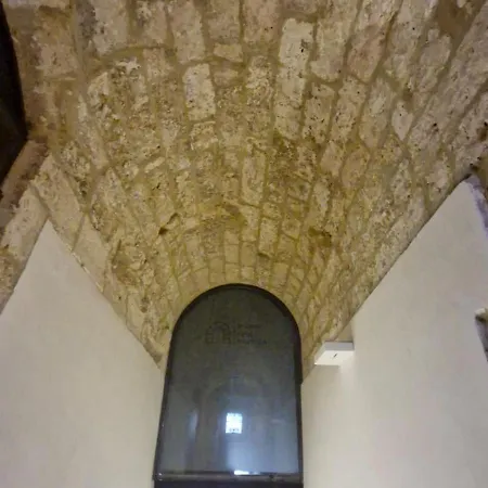 La Caverna - Vecchia, Fronte Mare アパート