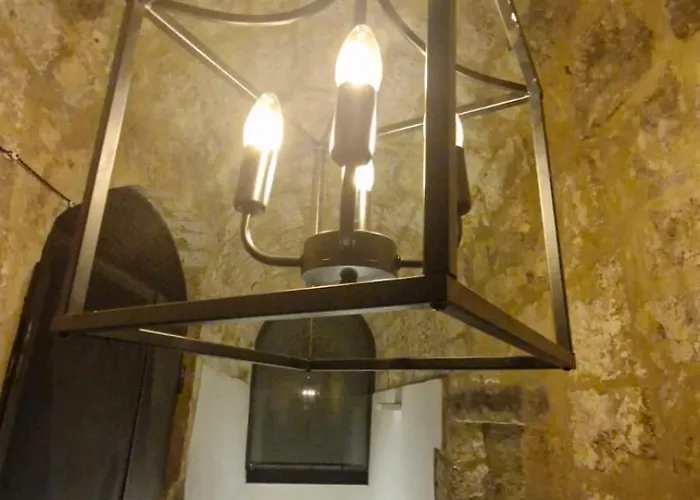 La Caverna - Vecchia, Fronte Mare * Bari